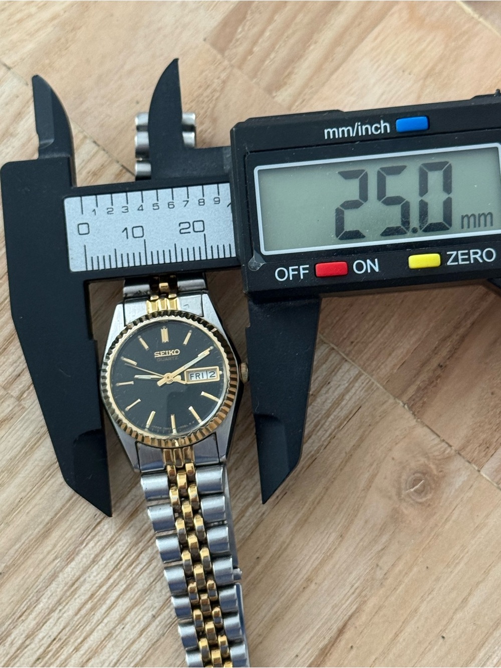 Seiko Presidential Vintage Ladies Watch Black Dial Two-Tone Bracelet Case Date - Picture 12 of 13